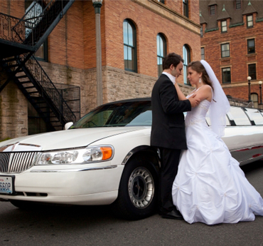 WEDDING-LIMOUSINE-SERVICES